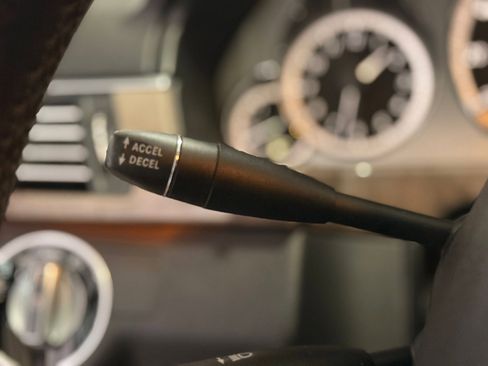 Used 2011 Mercedes-Benz E 350 4MATIC Sedan image 30