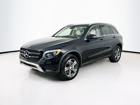 Used 2016 Mercedes-Benz GLC 300 4MATIC image 3