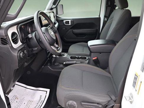 Used 2024 Jeep Wrangler Sport S image 15