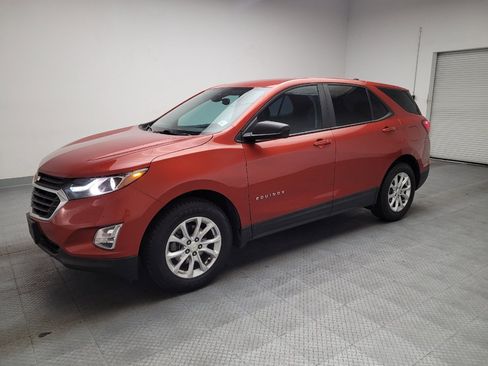 Used 2020 Chevrolet Equinox LS FWD image 2