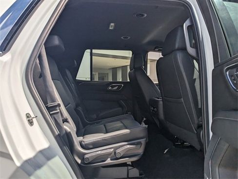 Used 2022 Chevrolet Tahoe LT w/ Luxury Package image 19