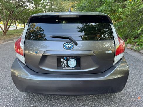 Used 2016 Toyota Prius C One FWD image 6