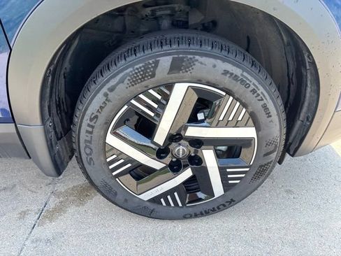 Certified 2025 Nissan Kicks SV FWD image 14