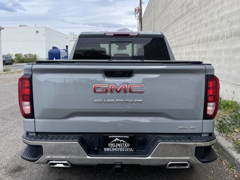 Used 2024 GMC Sierra 1500 SLE w/ Preferred Package AWD/4WD image 4
