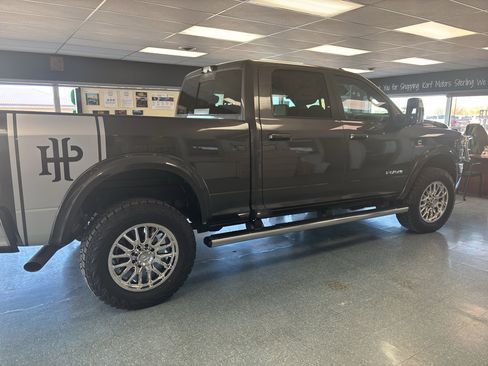 New 2025 RAM 2500 Laramie AWD/4WD image 4