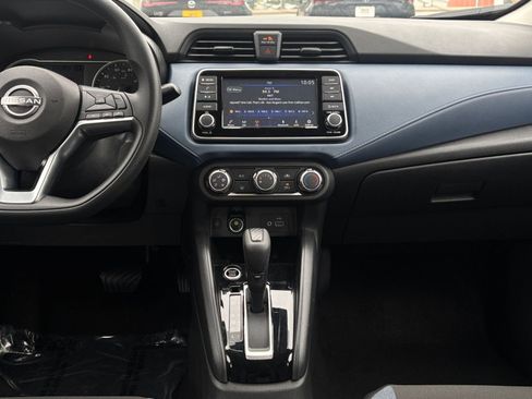 Used 2025 Nissan Versa SV FWD image 17