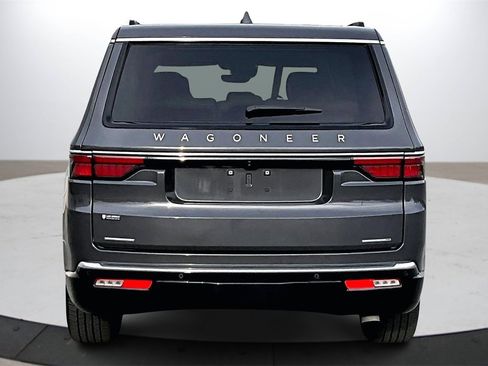 Used 2022 Jeep Wagoneer Series III image 8