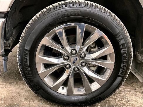 Used 2017 Ford F150 Lariat w/ Equipment Group 502A Luxury image 9