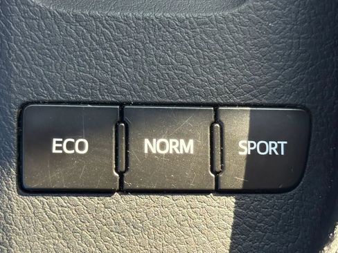 Used 2017 Toyota Avalon XLE FWD image 29