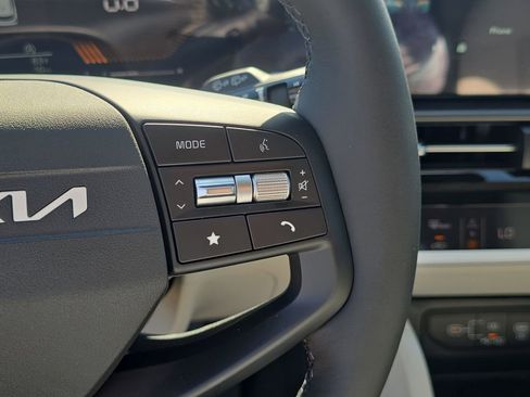 New 2026 Kia Sportage EX w/ EX Panorama Roof Package image 36