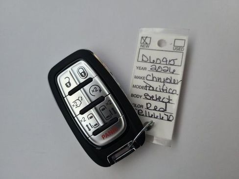 New 2026 Chrysler Pacifica Select image 27