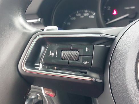 Certified 2025 Porsche Macan AWD/4WD image 19