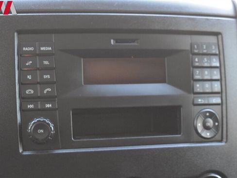 Used 2016 Mercedes-Benz Sprinter 2500 image 19