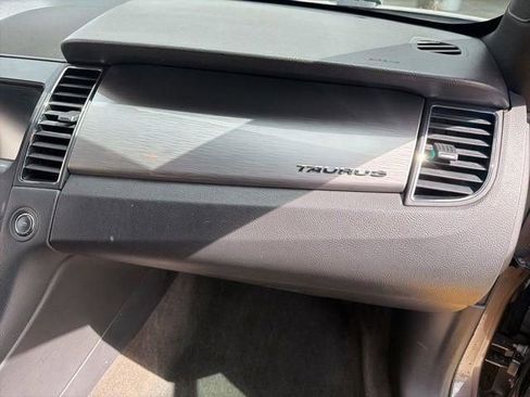 Used 2013 Ford Taurus SEL image 35