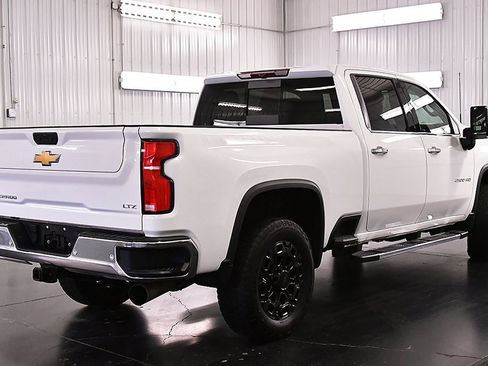 Used 2024 Chevrolet Silverado 2500 LTZ w/ LTZ Plus Package image 7