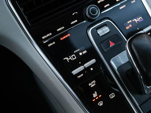 Used 2017 Porsche Panamera Turbo w/ Carbon Fiber Interior Package image 44