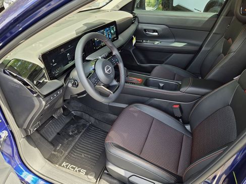 New 2026 Nissan Kicks SR w/ SR Premium Package FWD image 13