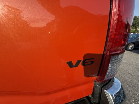 Used 2016 Toyota Tacoma TRD Off-Road w/ Towing Package AWD/4WD image 40