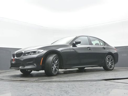 Used 2022 BMW 330i xDrive 330i xDrive w/ Driving Assistance Package image 30