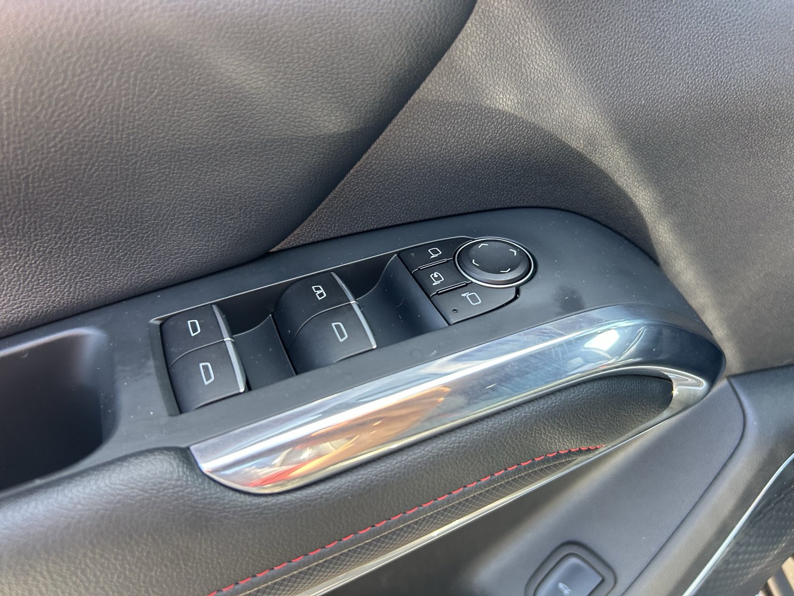 Used 2026 Chevrolet Traverse RS w/ LPO, Floor Liner Package FWD image 17