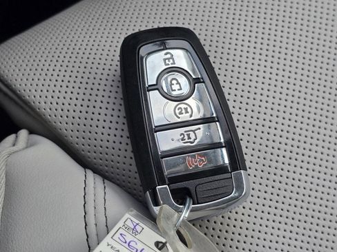 Used 2025 Lincoln Aviator Reserve w/ Equipment Group 201A image 31