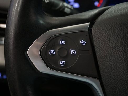 Certified 2023 Chevrolet Traverse LT w/ Rear Camera Mirror Package image 21