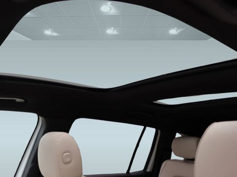 New 2025 Mercedes-Benz GLB 250 image 14