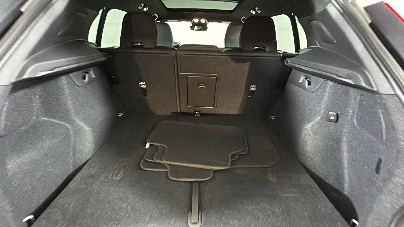 Used 2023 Volvo XC40 Recharge Plus AWD/4WD image 31