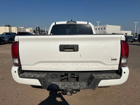 Used 2019 Toyota Tacoma TRD Off-Road AWD/4WD image 4