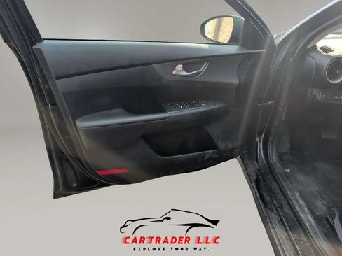 Used 2020 Kia Forte LXS FWD image 14