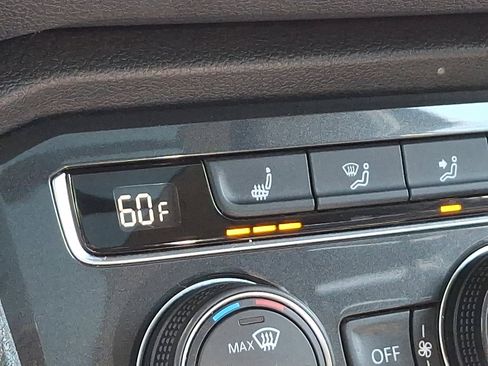 Used 2019 Volkswagen Tiguan SE w/ Panoramic Sunroof Package AWD/4WD image 25