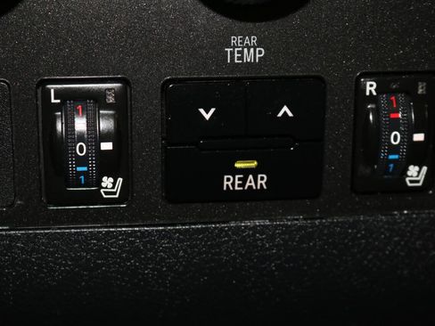 Used 2020 Toyota Sequoia Platinum image 63