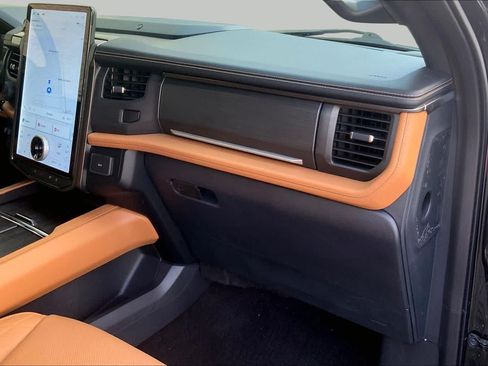 Certified 2023 Ford Expedition Platinum RWD image 19