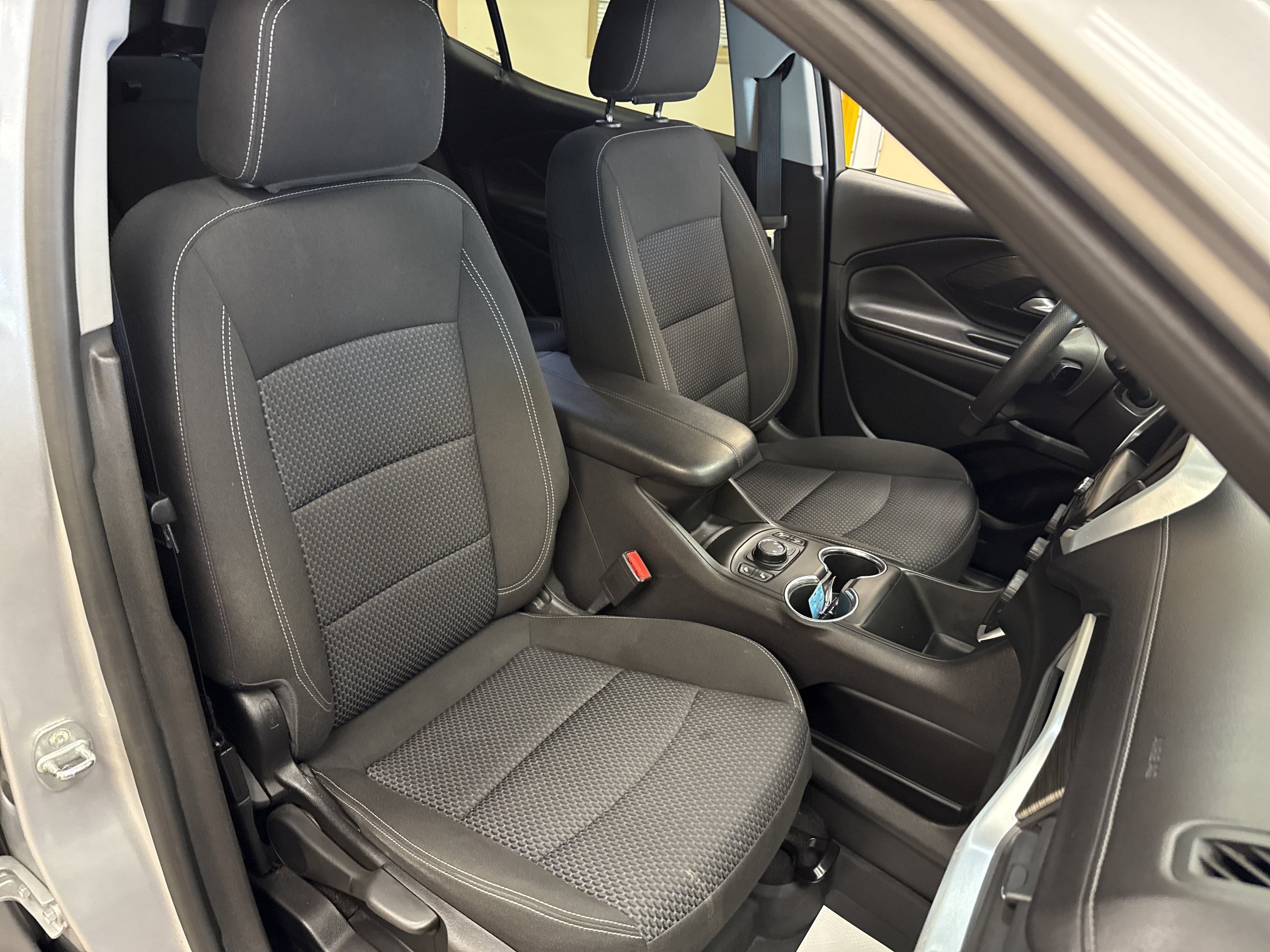 Used 2022 GMC Terrain SLE w/ Driver Convenience Package AWD/4WD image 21