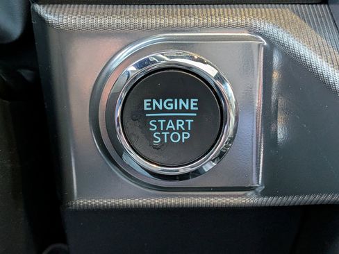 Certified 2024 Ford F150 Lariat w/ FX4 Off-Road Package image 33