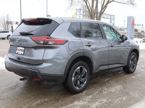Used 2024 Nissan Rogue SV image 10