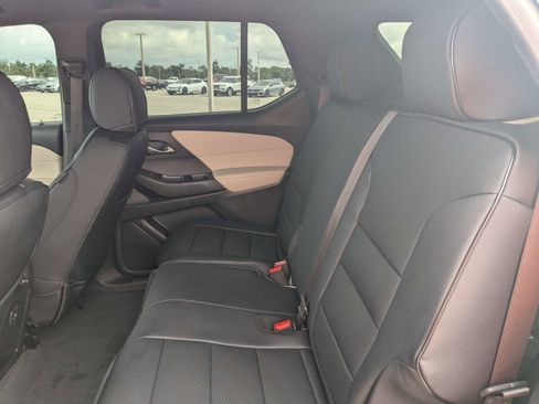 Used 2022 Chevrolet Traverse LS FWD image 16