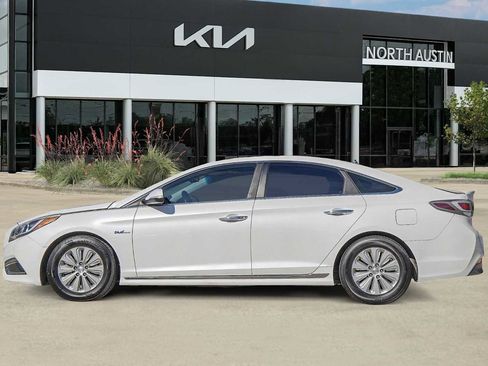 Used 2017 Hyundai Sonata SE image 4