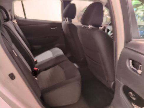 Used 2022 Nissan Leaf SV image 12