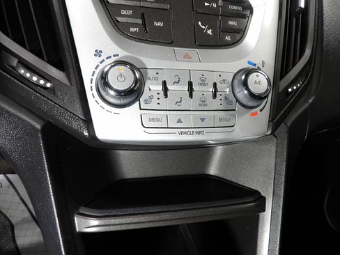 Used 2017 Chevrolet Equinox LT image 14