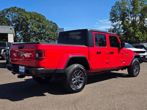 Used 2024 Jeep Gladiator Sport AWD/4WD image 29