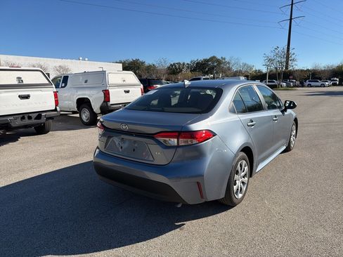 Used 2025 Toyota Corolla LE image 5
