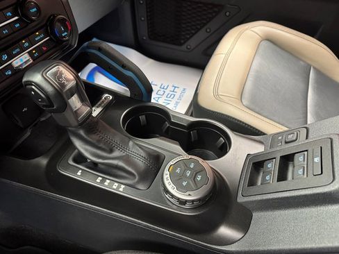 Used 2022 Ford Bronco Wildtrak image 19