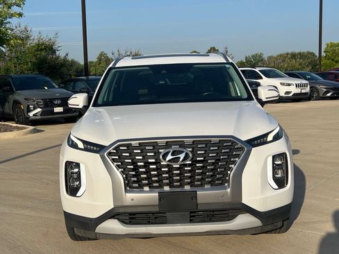 Used 2022 Hyundai Palisade SEL w/ Premium Package FWD image 2