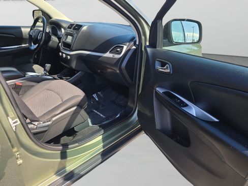 Used 2016 Dodge Journey SE w/ Flexible Seating Group FWD image 26