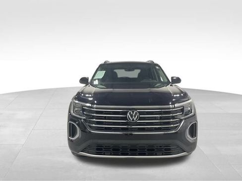 Used 2025 Volkswagen Atlas SE image 10