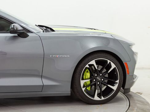 Used 2021 Chevrolet Camaro SS image 17