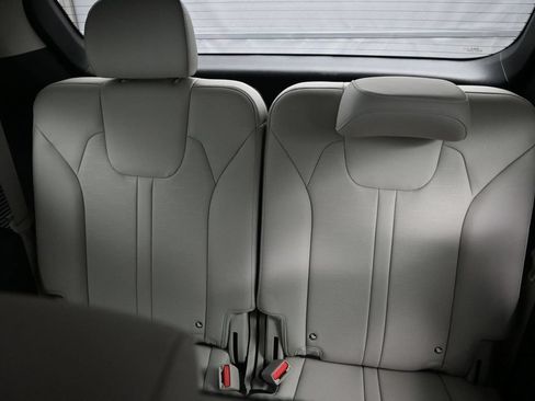 Certified 2025 Kia Sorento S w/ Panoramic Sunroof Package FWD image 32