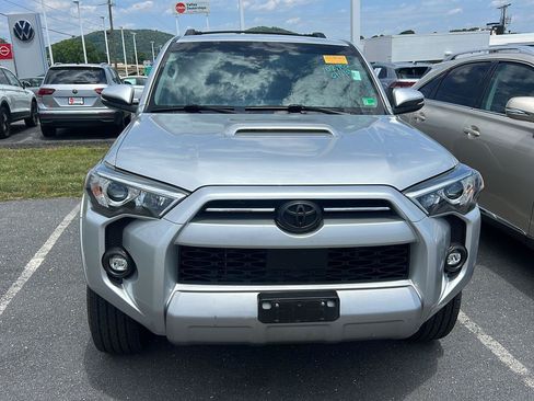 Used 2021 Toyota 4Runner TRD Off-Road Premium w/ Moonroof Package AWD/4WD image 10