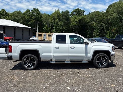 Used 2017 GMC Sierra 1500 SLE w/ SLE Value Package AWD/4WD image 4